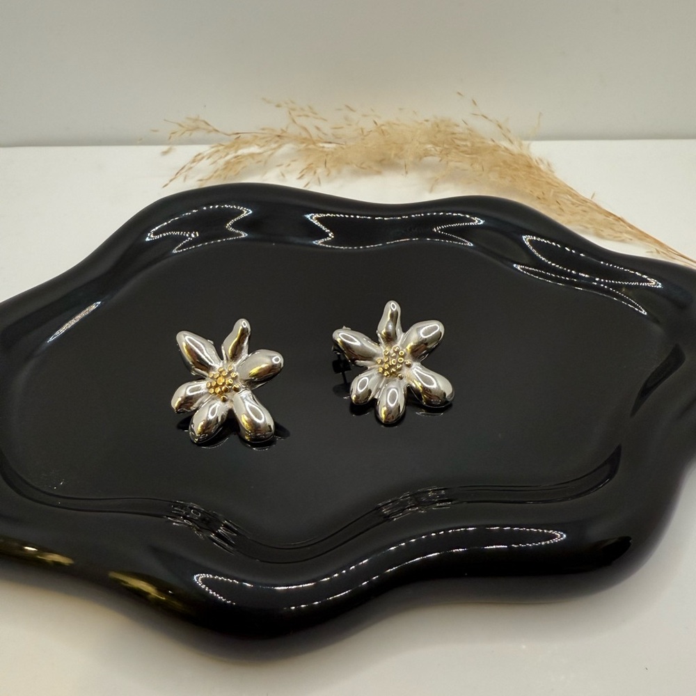 NEW 18K GOLD PLATED “AURORA BLOOM” STATEMENT EARRINGS - Picture 4 of 4